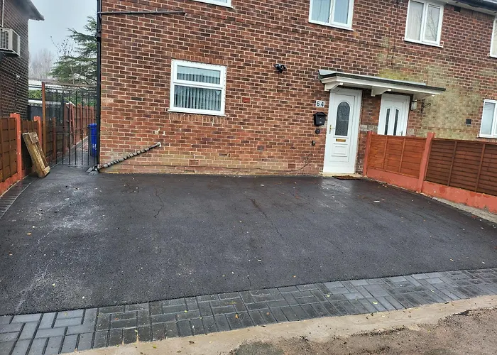 Spacious & Cosy Holiday Home In Manchester